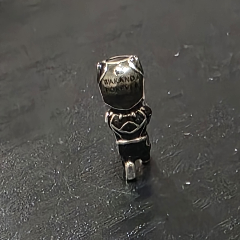Black Panther Pandora Charm - Picture 6 of 7